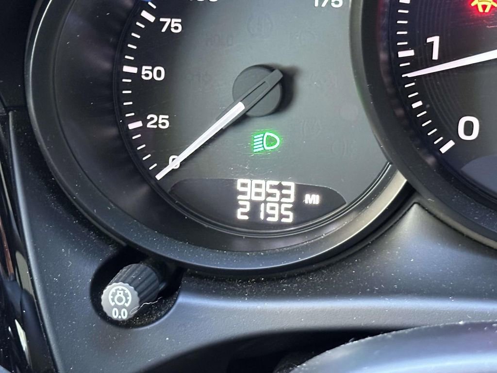 Certified 2025 Porsche Macan image 22