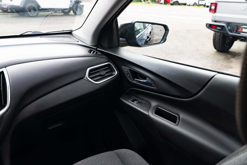 Used 2023 Chevrolet Equinox LT w/ Driver Convenience Package image 10