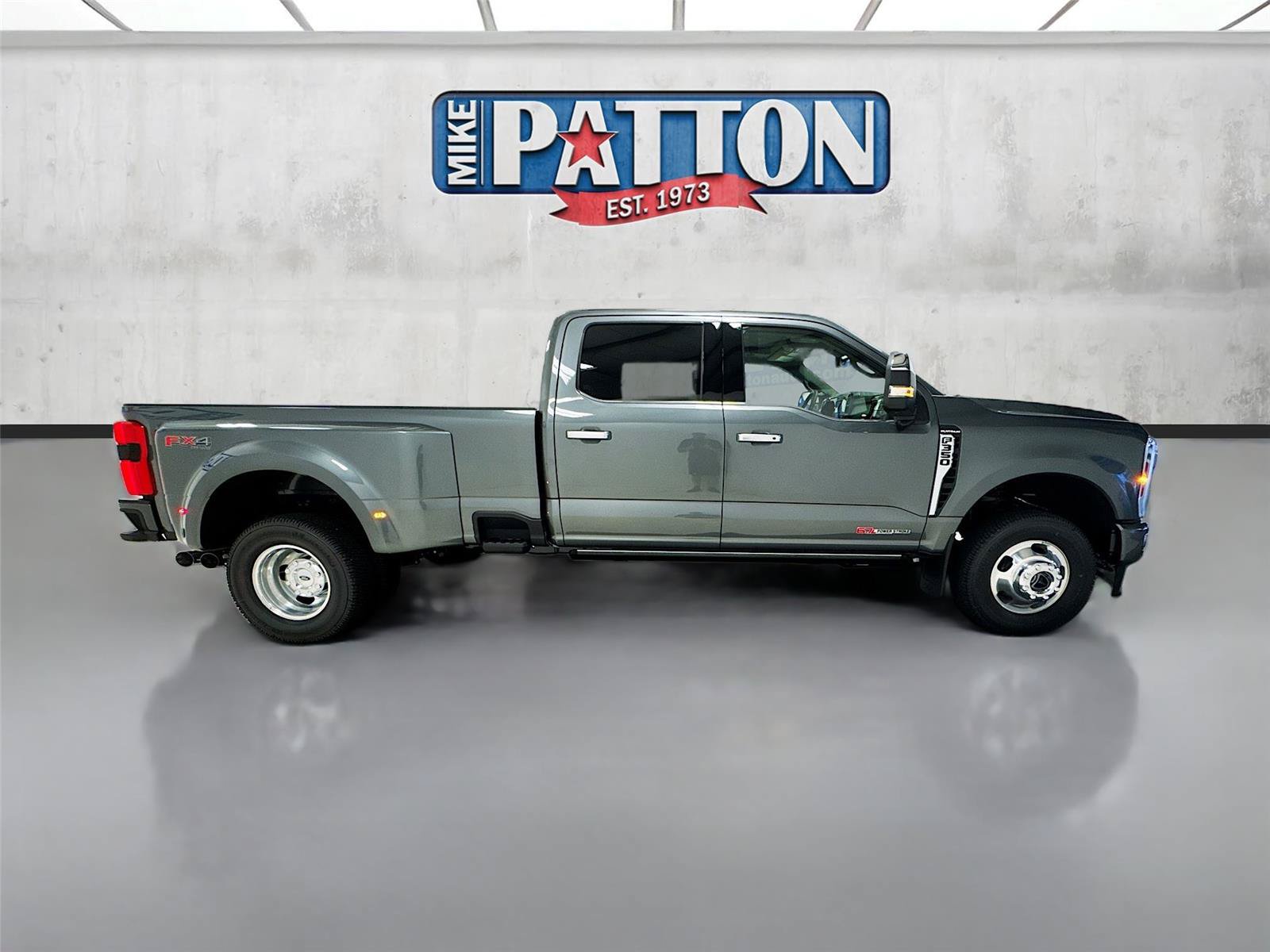 New 2026 Ford F350 Platinum w/ Platinum Plus Package AWD/4WD image 8