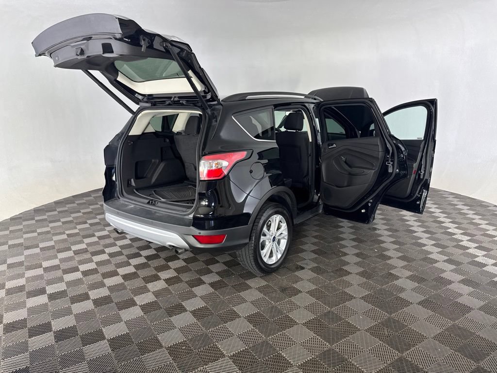Used 2017 Ford Escape SE w/ Equipment Group 201A FWD image 15