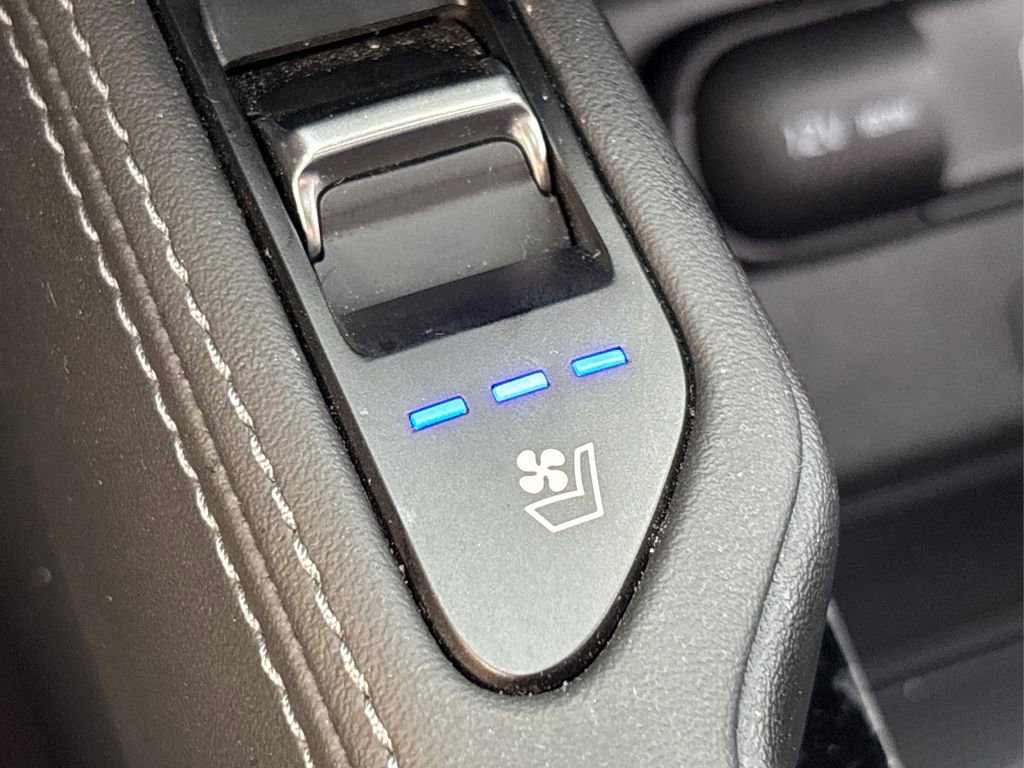 Used 2022 Kia Telluride SX w/ SX Prestige Package image 43