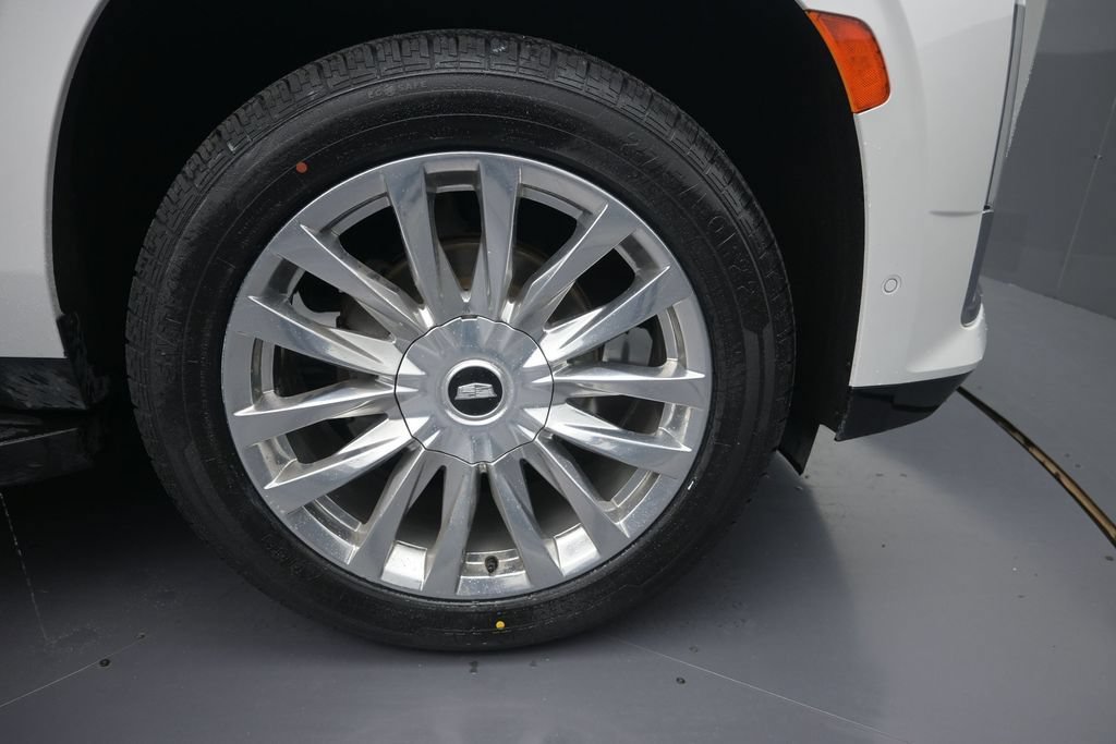 Used 2023 Cadillac Escalade Premium Luxury RWD image 9