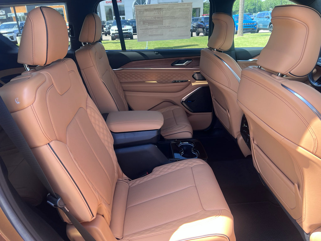 New 2026 Jeep Grand Cherokee L Summit w/ Obsidian Package AWD/4WD image 12
