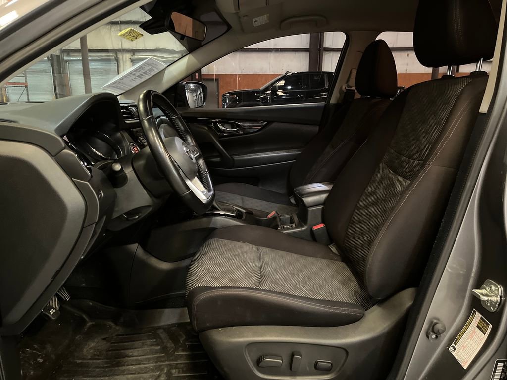 Used 2021 Nissan Rogue Sport SV image 9