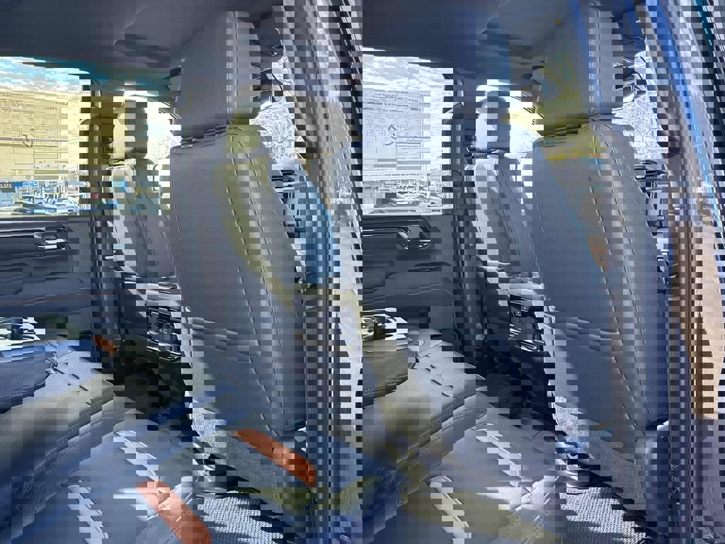 New 2026 GMC Sierra 2500 AT4 image 38