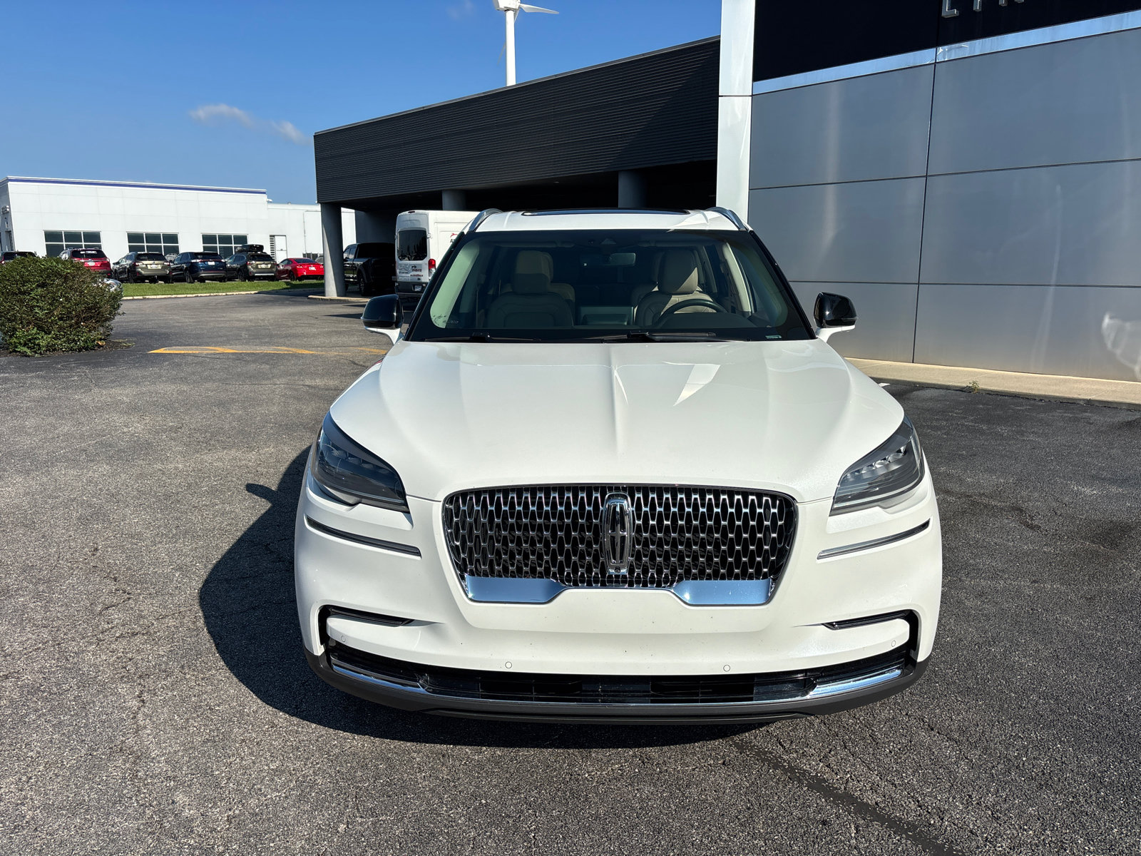 Certified 2022 Lincoln Aviator Reserve w/ Elements Package Plus AWD/4WD image 2