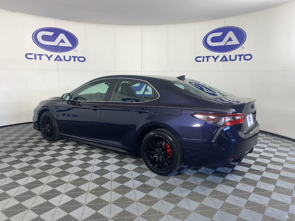 Used 2022 Toyota Camry SE FWD image 5