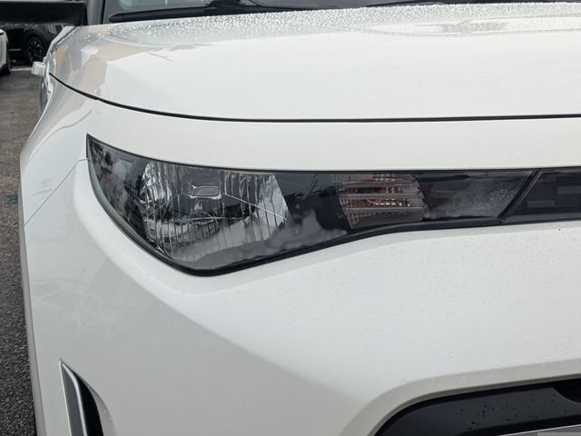 Certified 2025 Kia Soul LX w/ LX Technology Package FWD image 8