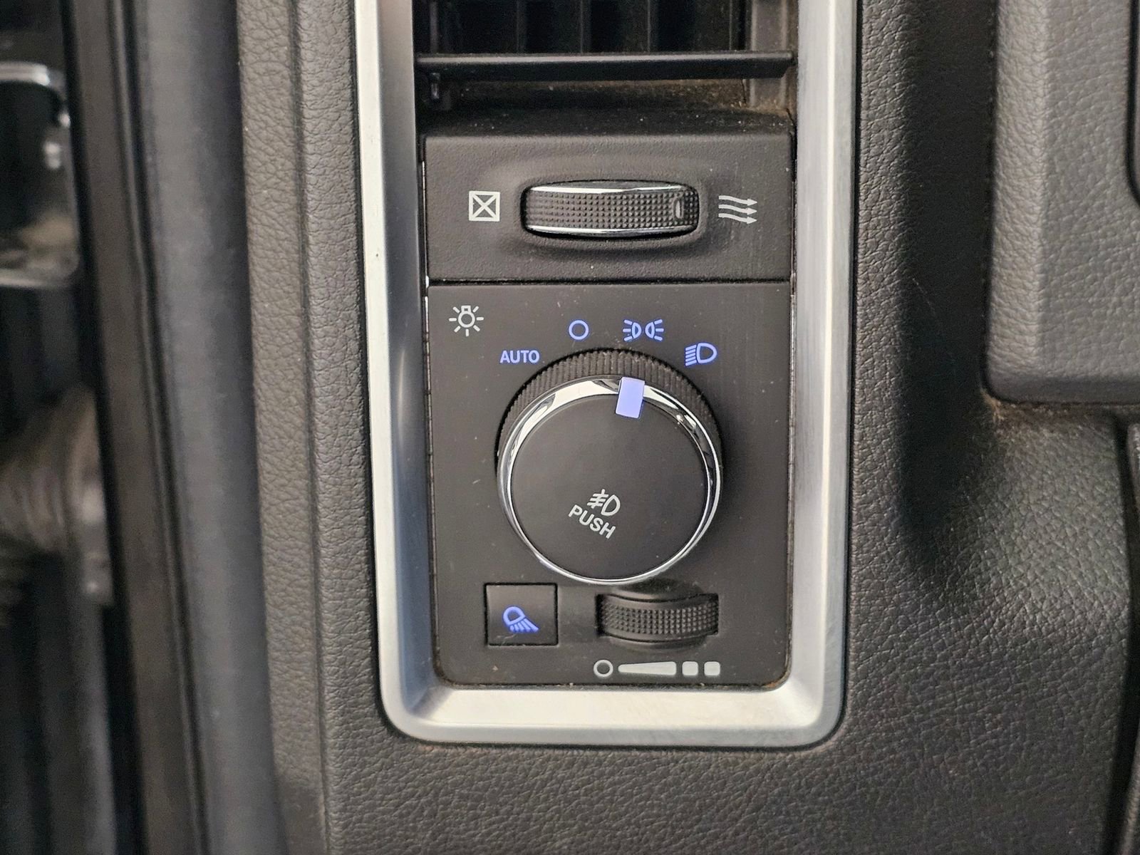 Used 2017 RAM 1500 Big Horn image 28