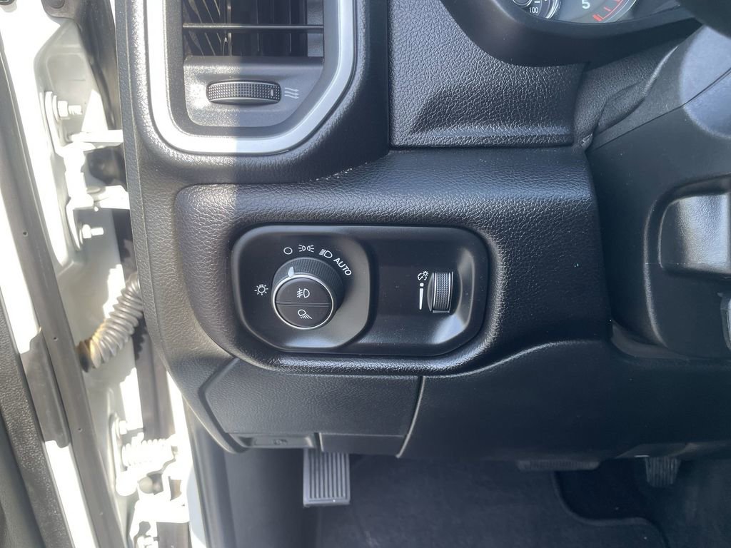 Used 2024 RAM 2500 Big Horn w/ Off Road Package AWD/4WD image 18