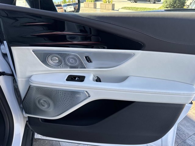 New 2026 Lincoln Nautilus Black Label image 17