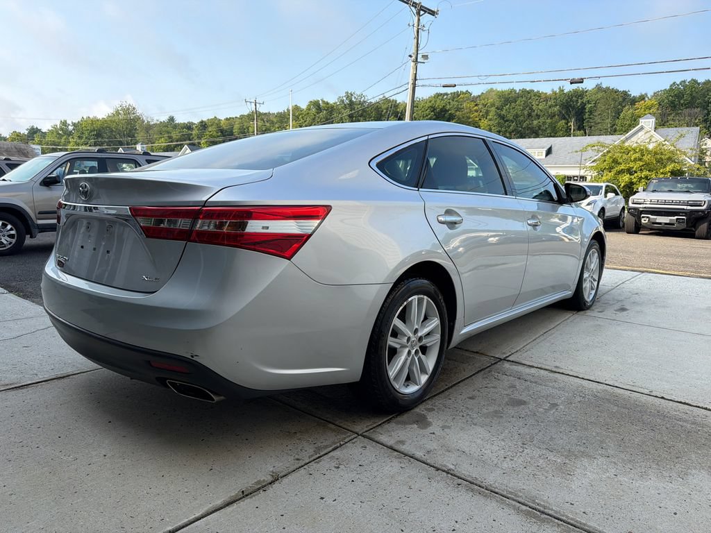 Used 2013 Toyota Avalon XLE FWD image 7
