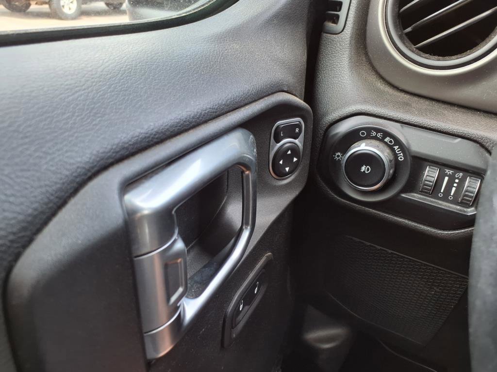 Used 2019 Jeep Wrangler Sport image 22