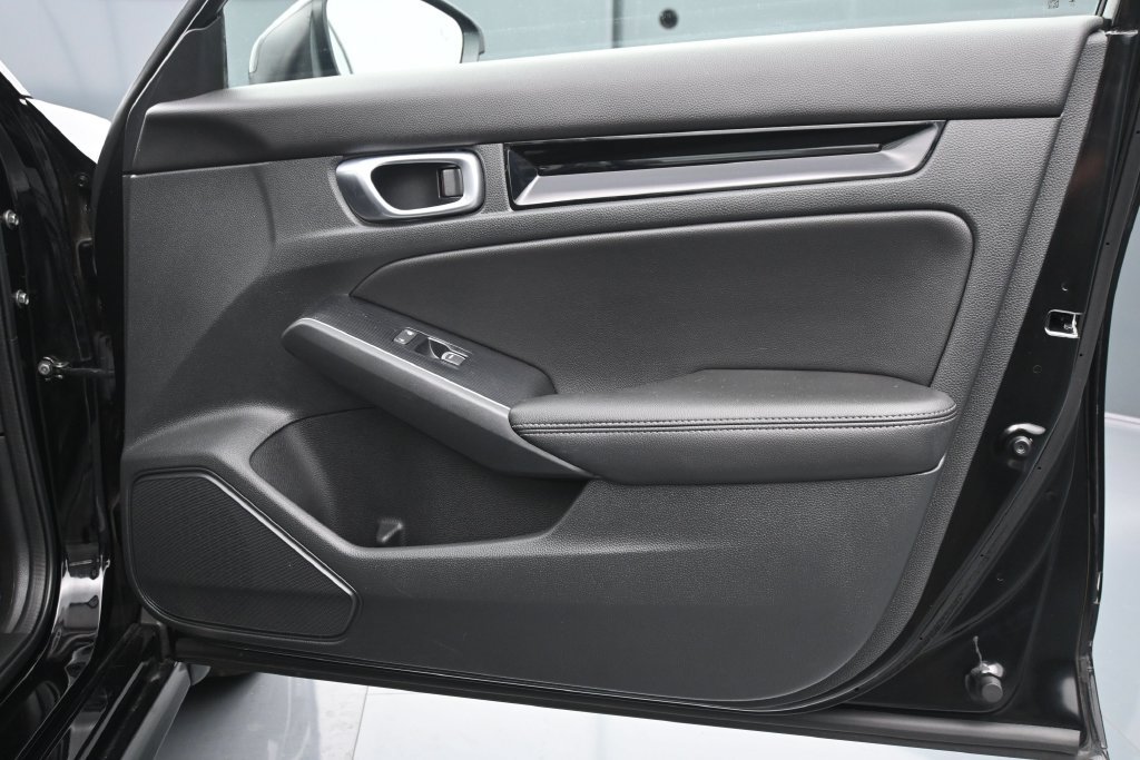 Used 2023 Honda Civic Touring image 12