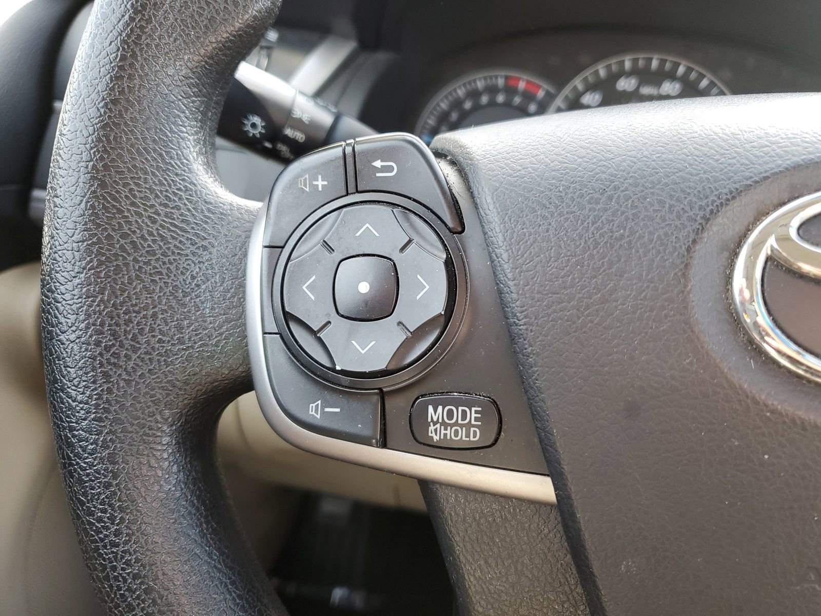 Used 2012 Toyota Camry LE image 22