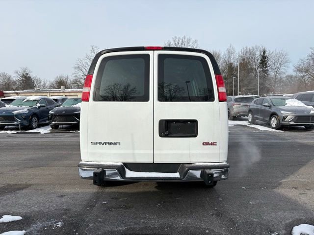 Used 2024 GMC Savana 2500 w/ Driver Convenience Package image 4