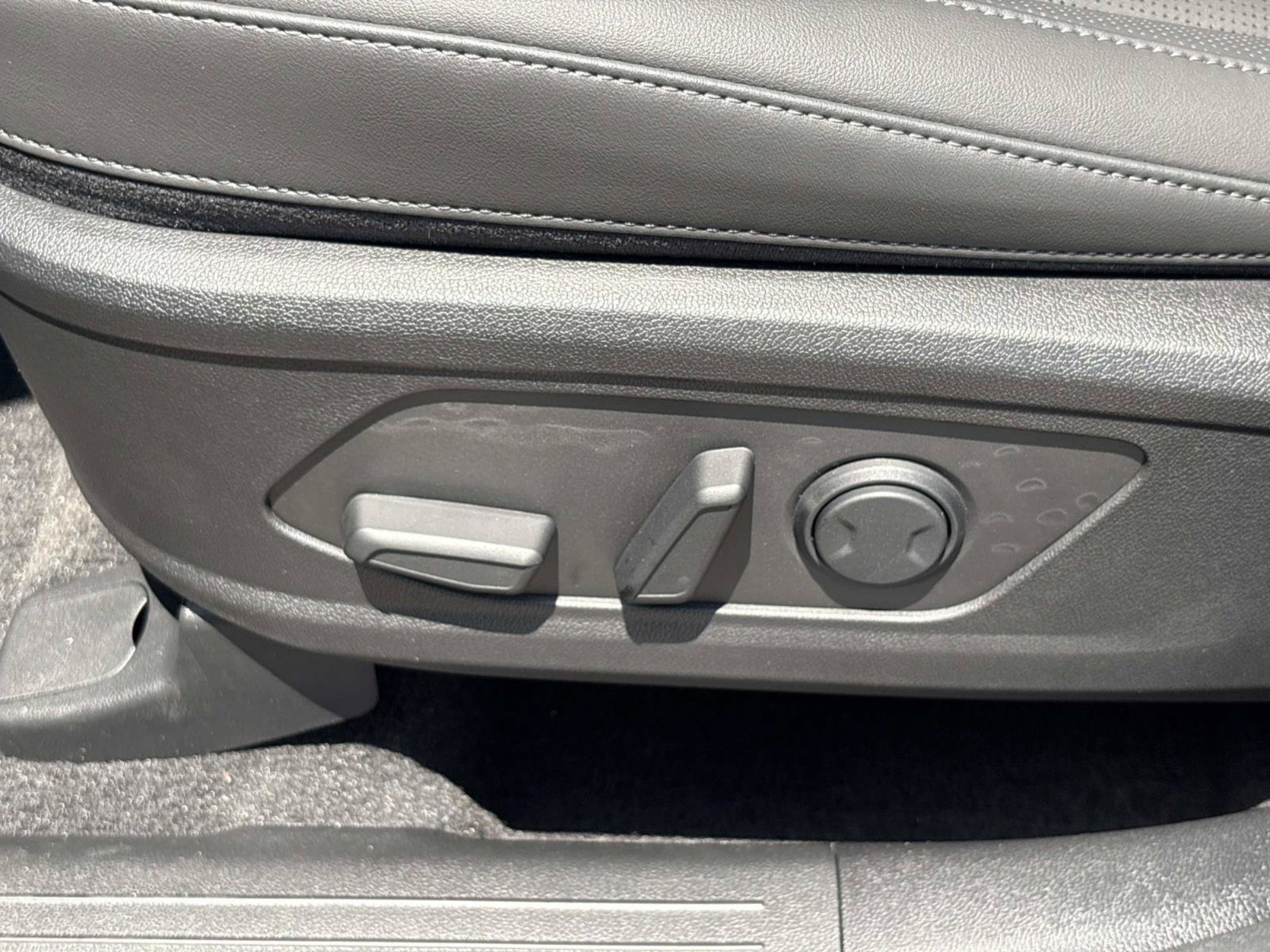 New 2026 Kia Sorento S w/ S Panoramic Sunroof Package FWD image 22