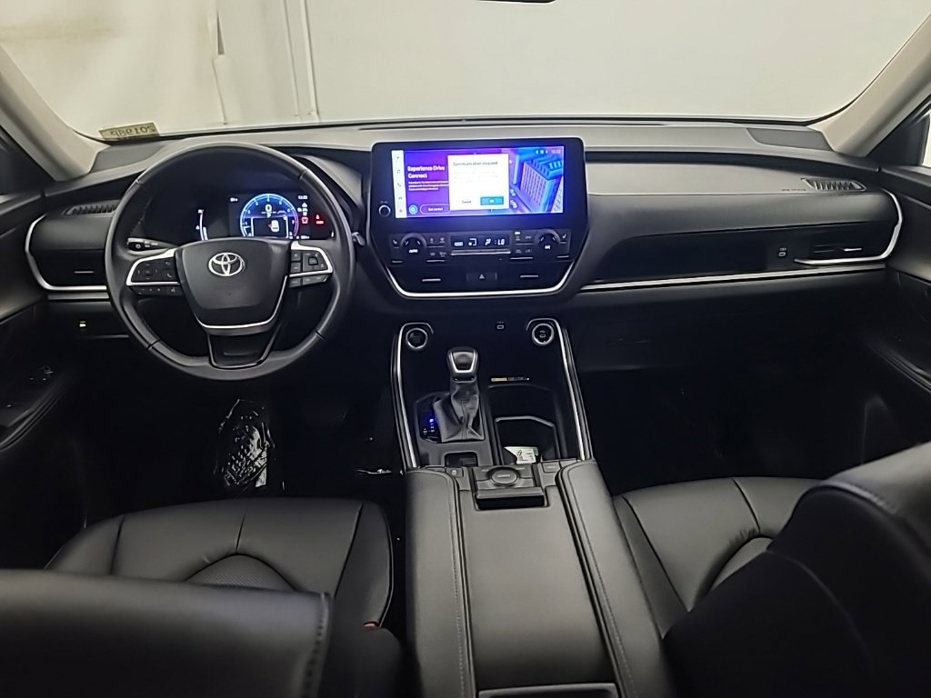 Used 2025 Toyota Grand Highlander AWD image 26