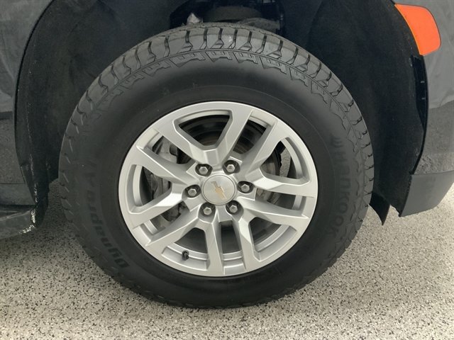 Used 2024 Chevrolet Suburban LT AWD/4WD image 15