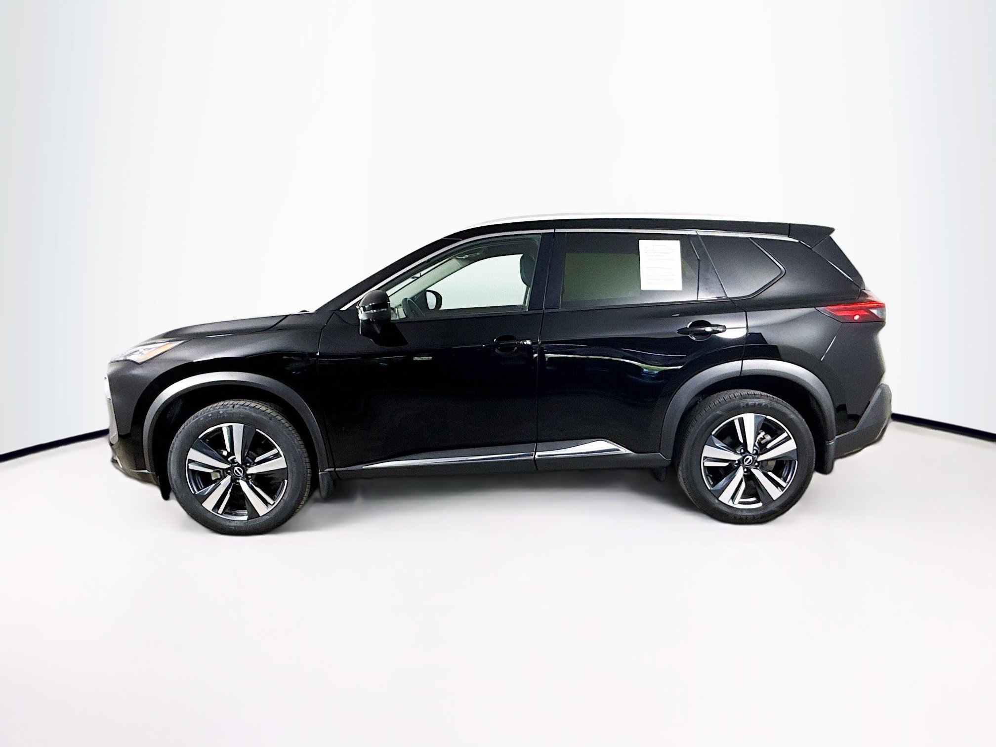 Used 2023 Nissan Rogue SL AWD/4WD image 7