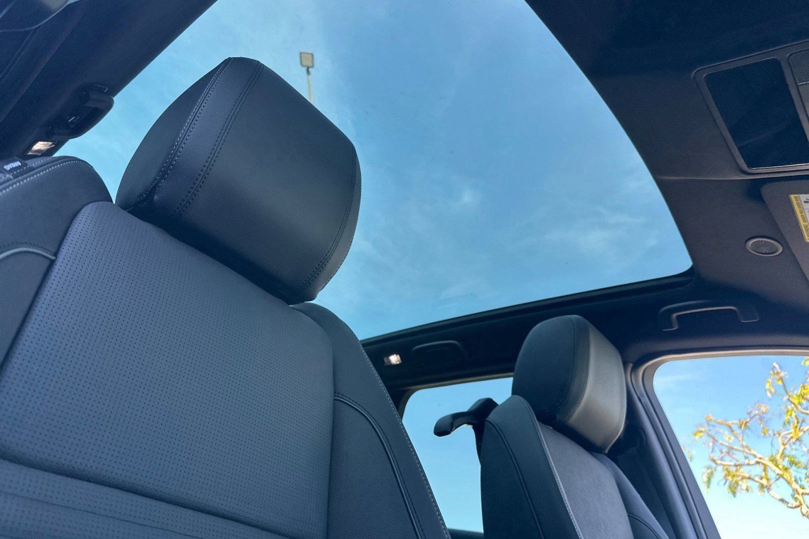 New 2025 Land Rover Discovery Sport Dynamic SE AWD/4WD image 11