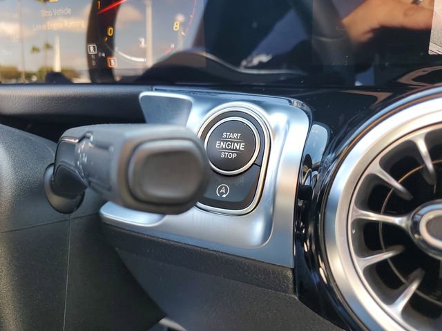 Used 2023 Mercedes-Benz GLB 250 image 31