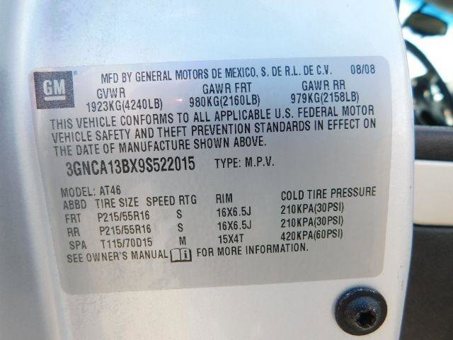 Used 2009 Chevrolet HHR LS image 18