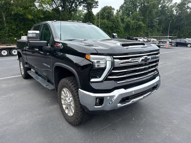 Used 2024 Chevrolet Silverado 2500 LTZ w/ LTZ Premium Package AWD/4WD image 7