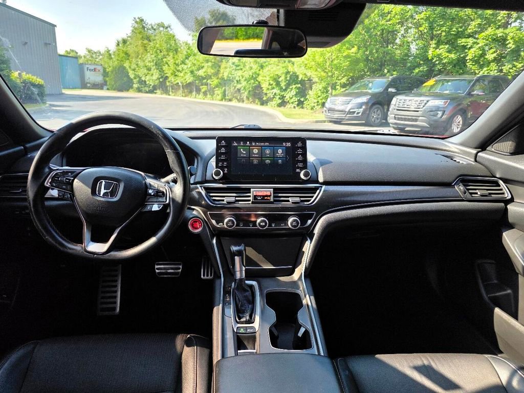Used 2018 Honda Accord Sport image 31