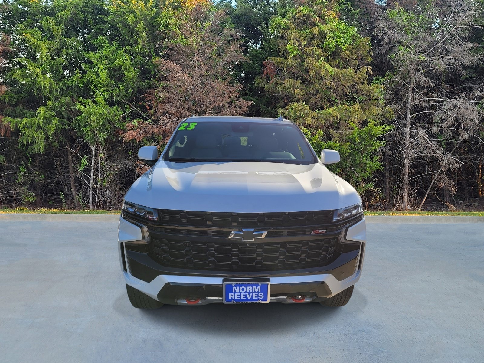 Used 2023 Chevrolet Tahoe Z71 w/ Luxury Package AWD/4WD image 2