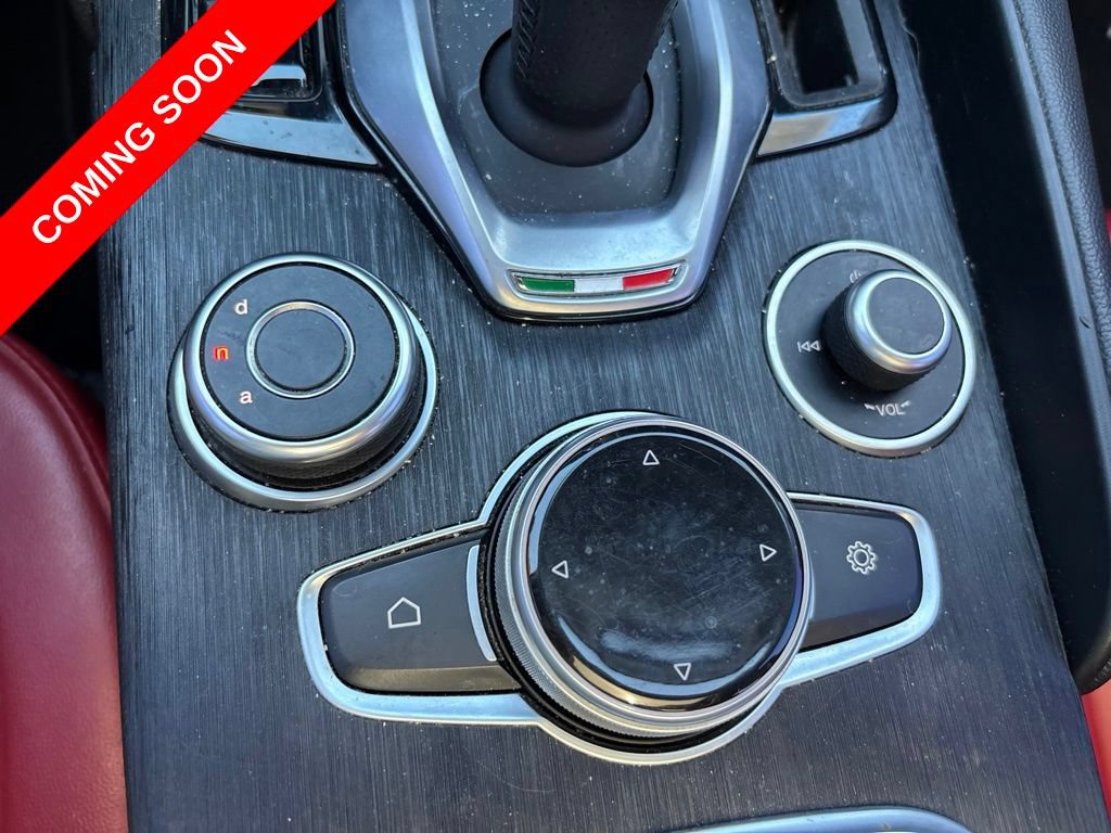 Used 2020 Alfa Romeo Giulia w/ Nero Edizione RWD image 30