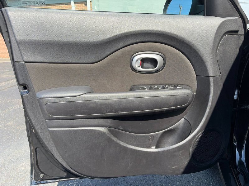 Used 2019 Kia Soul FWD image 16