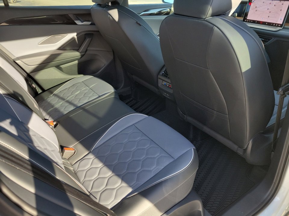 New 2026 Volkswagen Tiguan SEL R-Line image 29