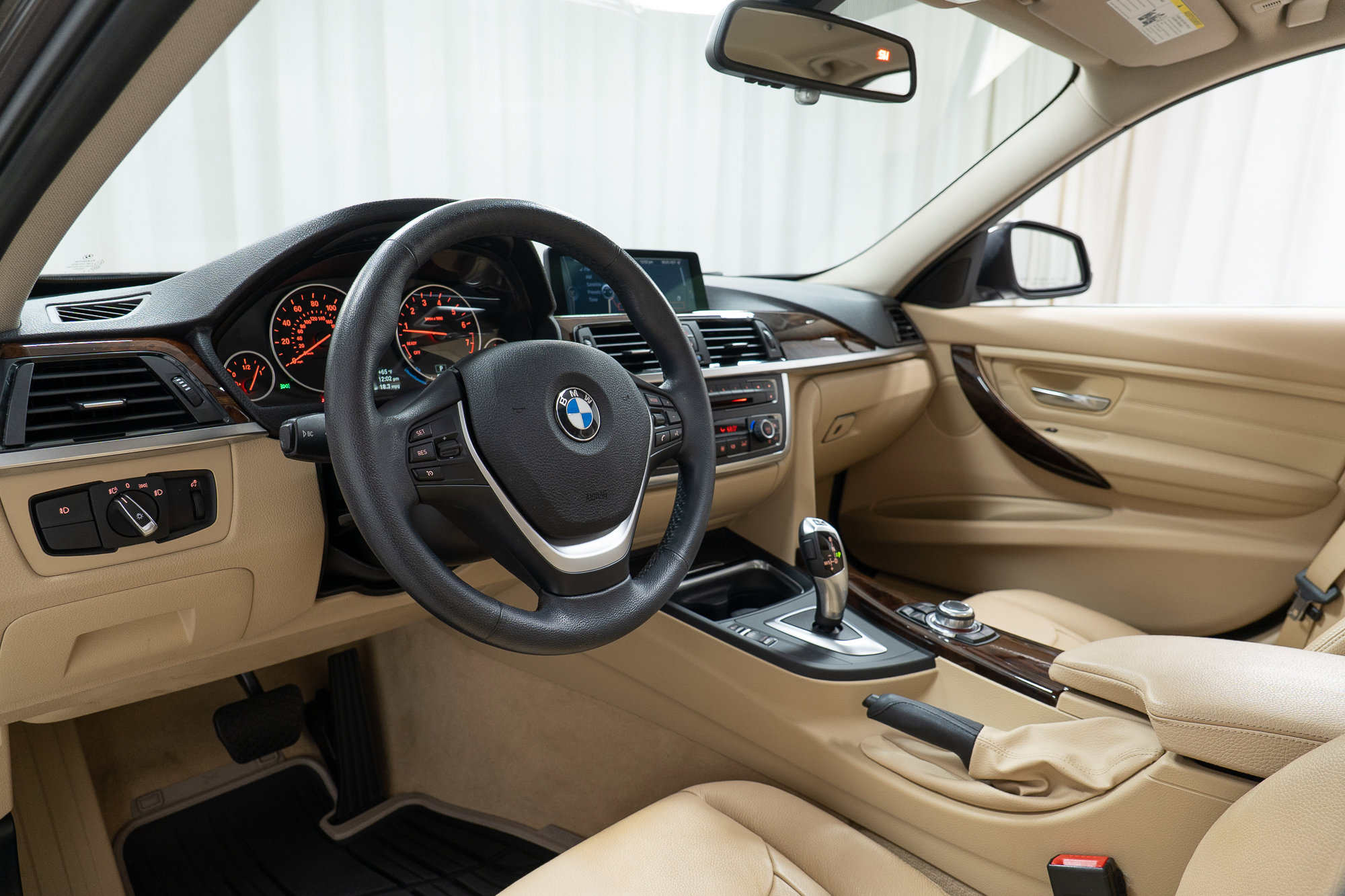 Used 2013 BMW 328i xDrive Sedan AWD/4WD image 12