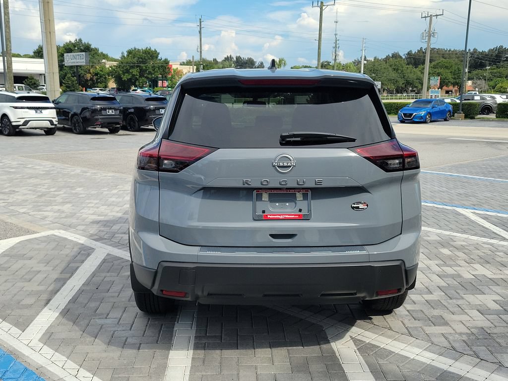 Used 2026 Nissan Rogue SV FWD image 4