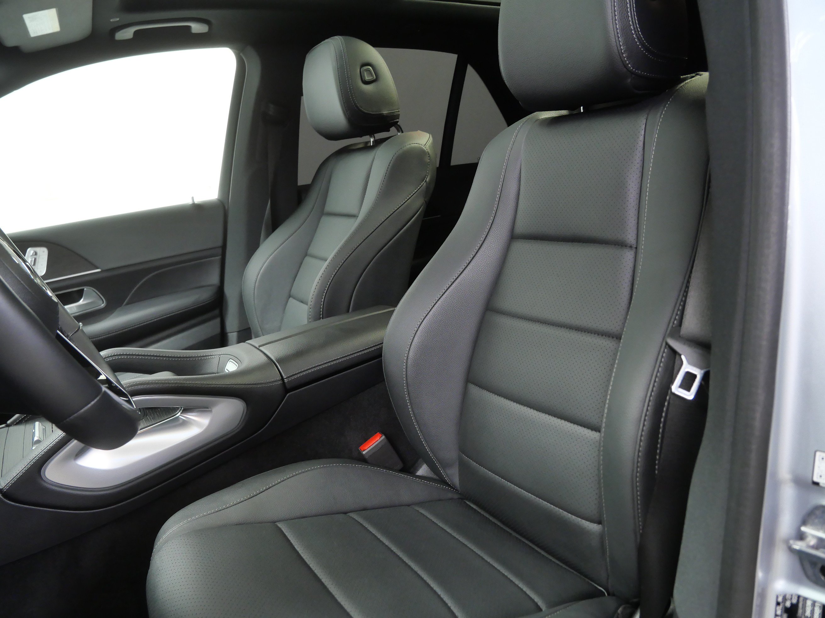 Certified 2025 Mercedes-Benz GLE 450e 4MATIC w/ AMG Line Exterior image 15