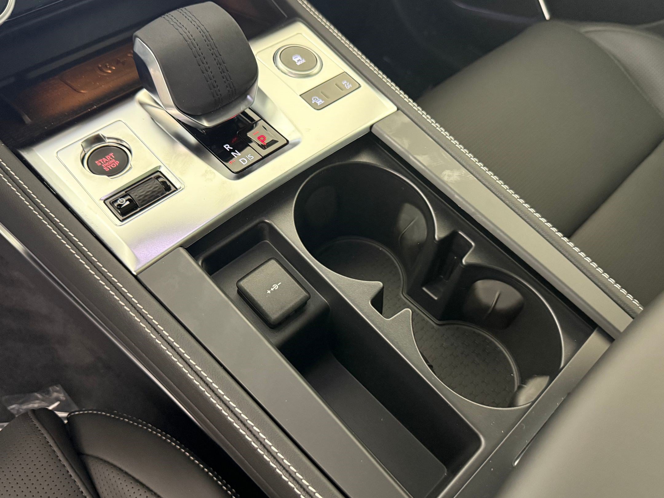 New 2026 Jaguar F-PACE R-Dynamic S AWD/4WD image 16