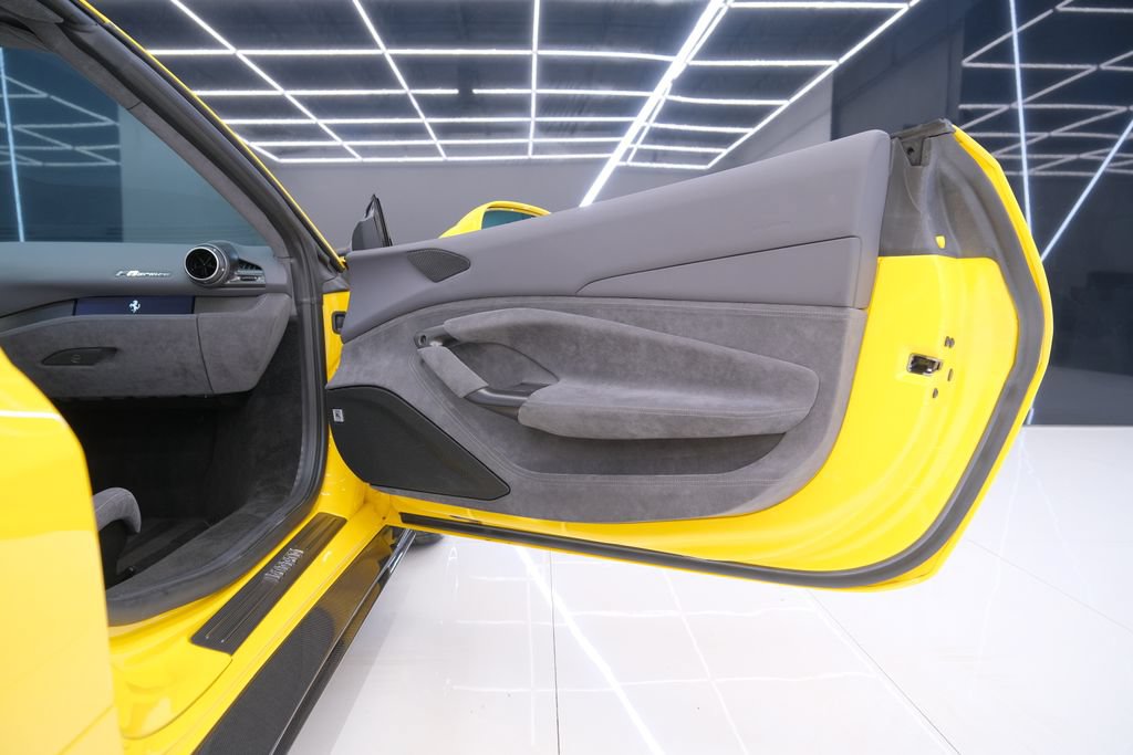 Used 2021 Ferrari F8 Tributo RWD image 39