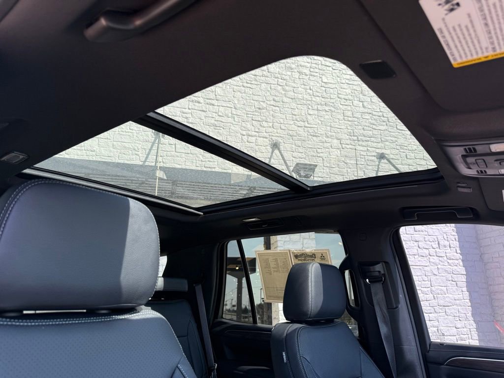 Used 2024 Chevrolet Tahoe High Country image 17