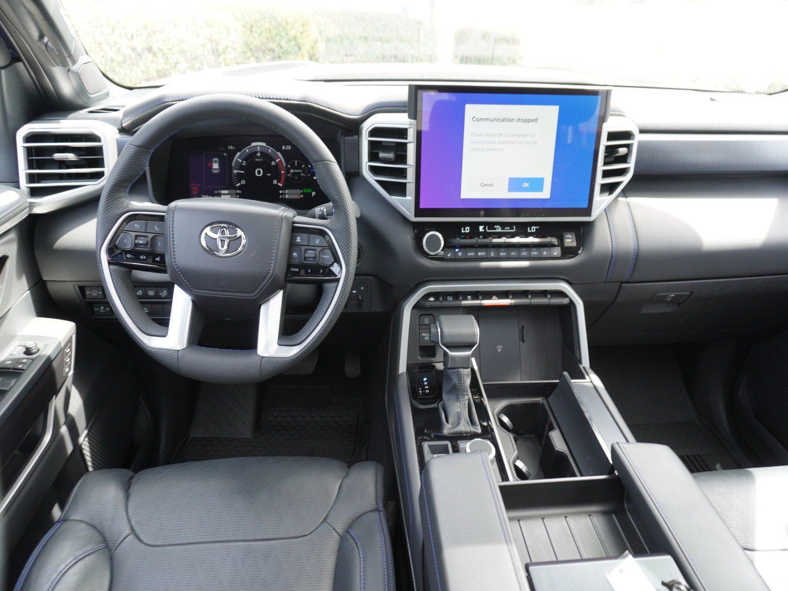 Used 2025 Toyota Sequoia Platinum AWD/4WD image 2