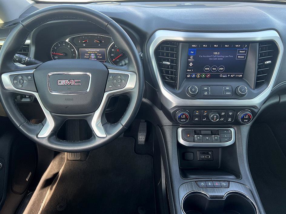 Used 2023 GMC Acadia SLT image 17