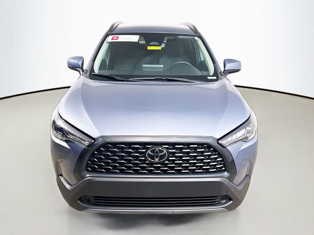 Used 2024 Toyota Corolla Cross LE image 2