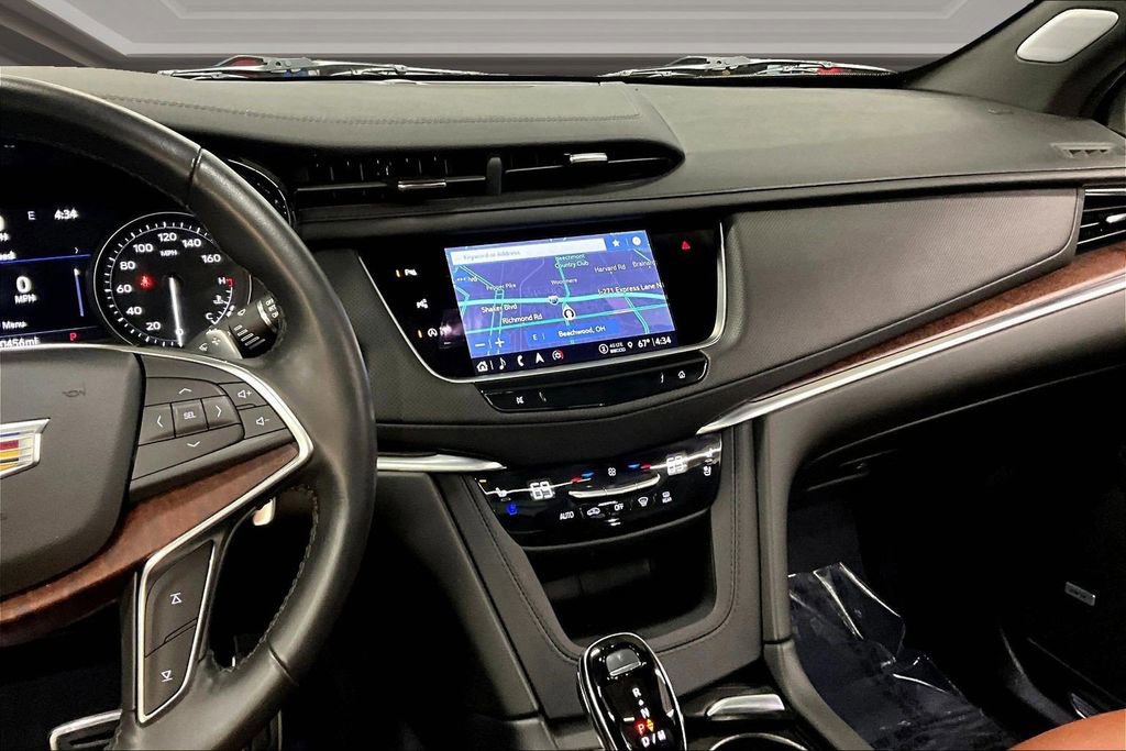 Certified 2025 Cadillac XT5 Sportv w/ Technology Package image 9