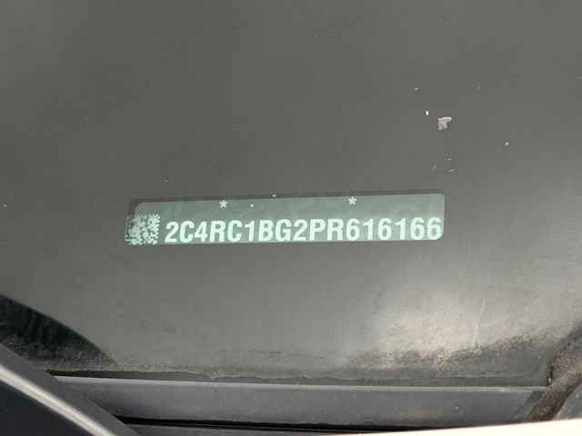 Used 2023 Chrysler Pacifica Touring-L FWD image 10
