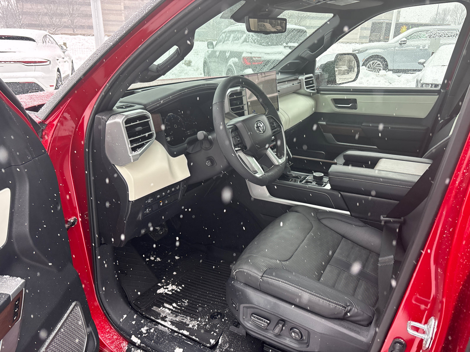 Used 2025 Toyota Sequoia Capstone image 24