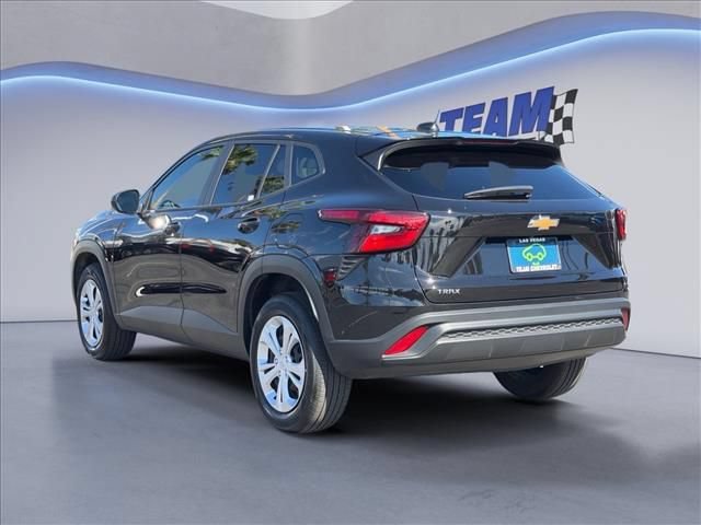 Certified 2026 Chevrolet Trax LS FWD image 3