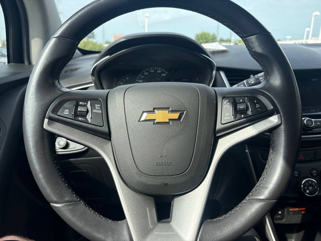 Used 2022 Chevrolet Trax LT w/ LT Convenience Package AWD/4WD image 14