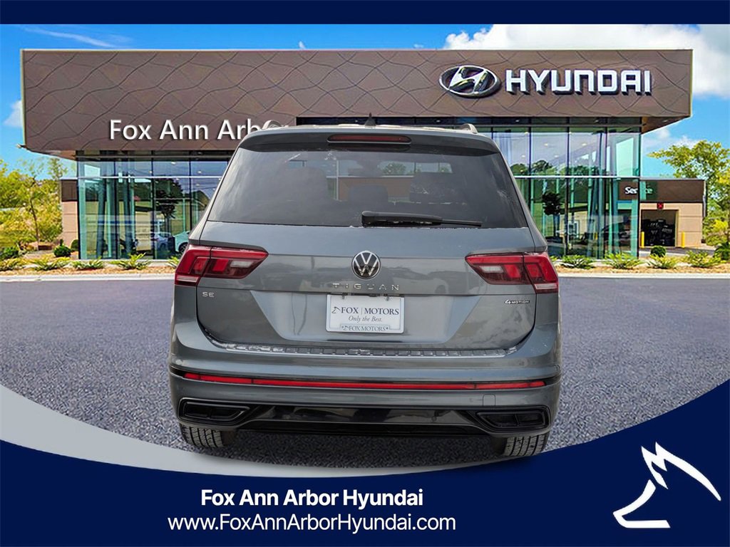 Used 2022 Volkswagen Tiguan SE R-Line image 4