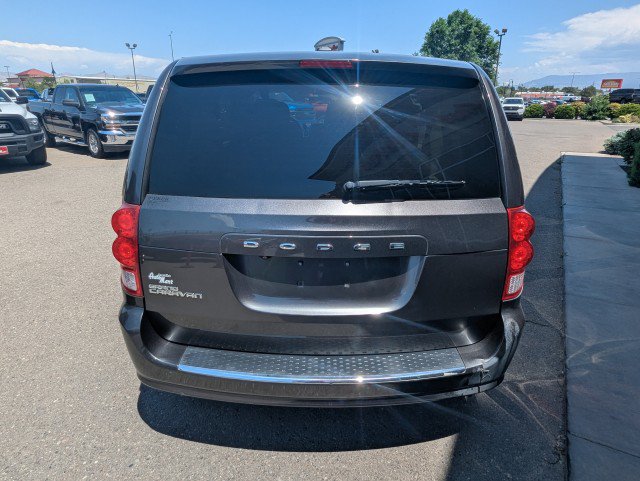 Used 2018 Dodge Grand Caravan SE w/ UConnect Hands-Free Group FWD image 4
