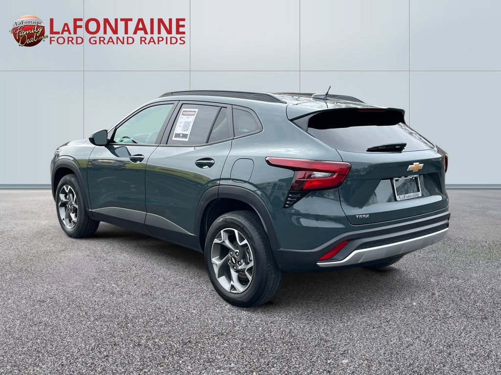 Used 2025 Chevrolet Trax LT image 5